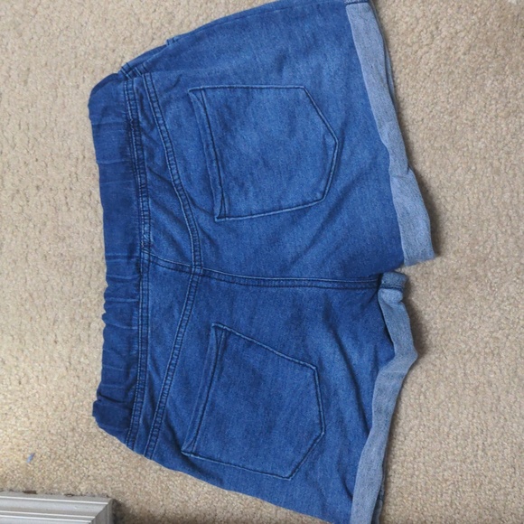 Juicy Couture soft shorts small - Picture 4 of 6